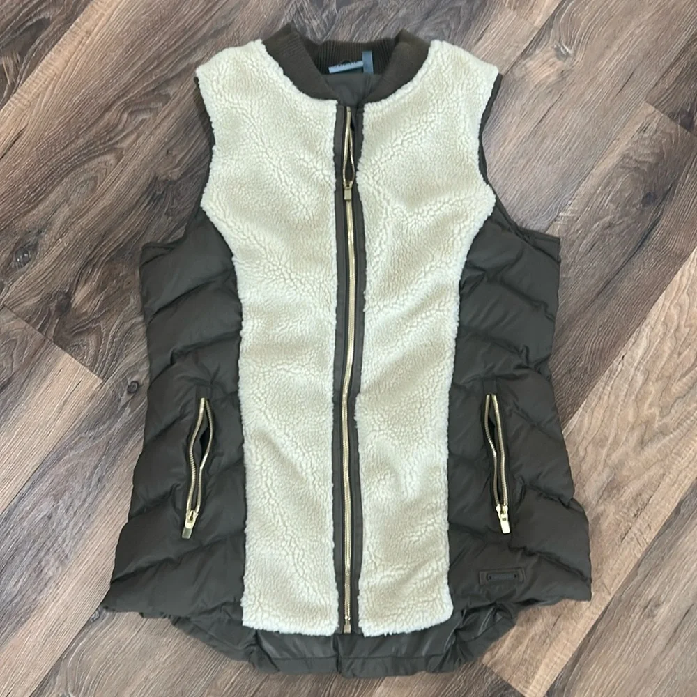 Athleta Responsible Down Tundra Sherpa Puffer Vest Womens Size Medium - Picture 2 of 14